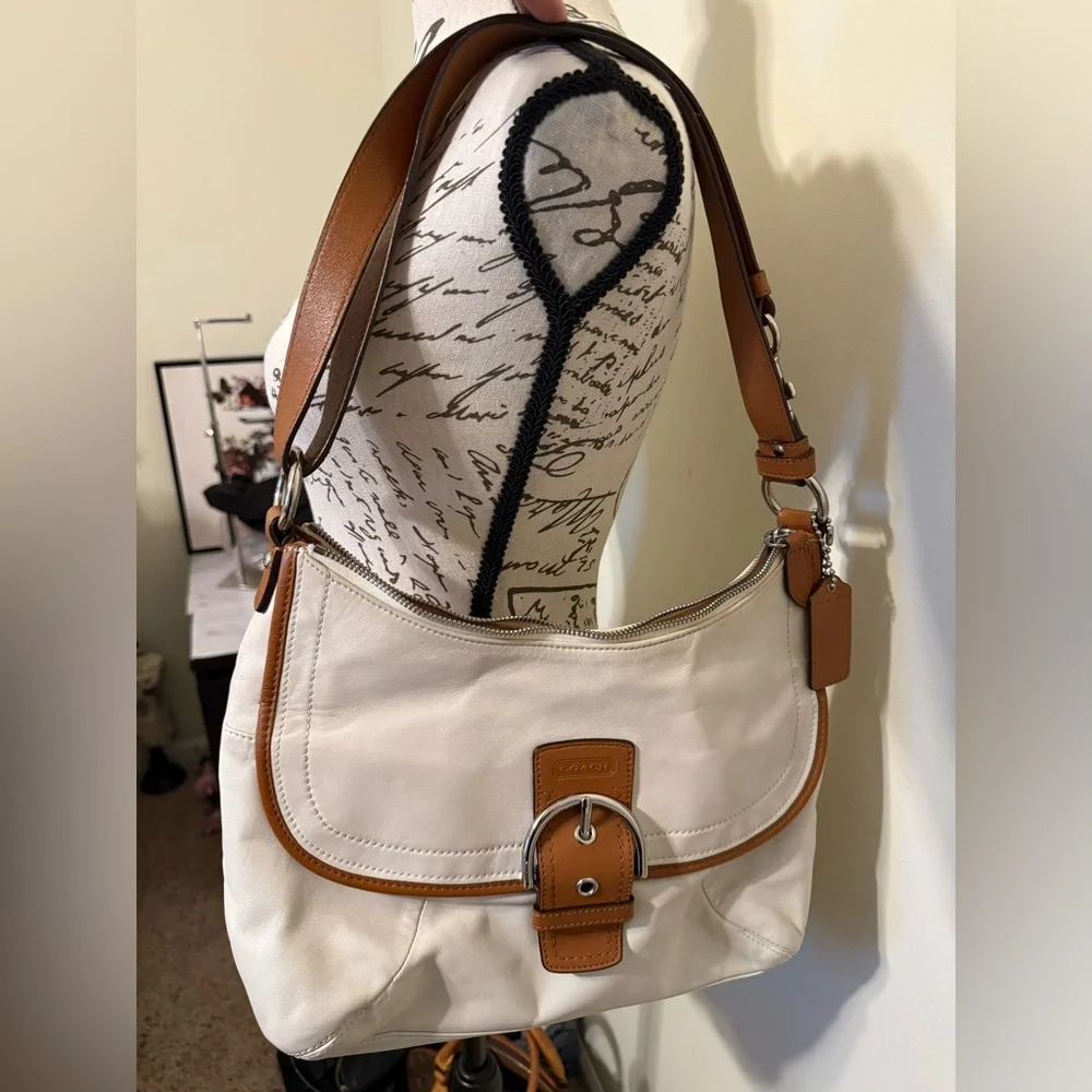 Vintage Coach Soho Hampton Cream and Camel Leather Shoulder Bag